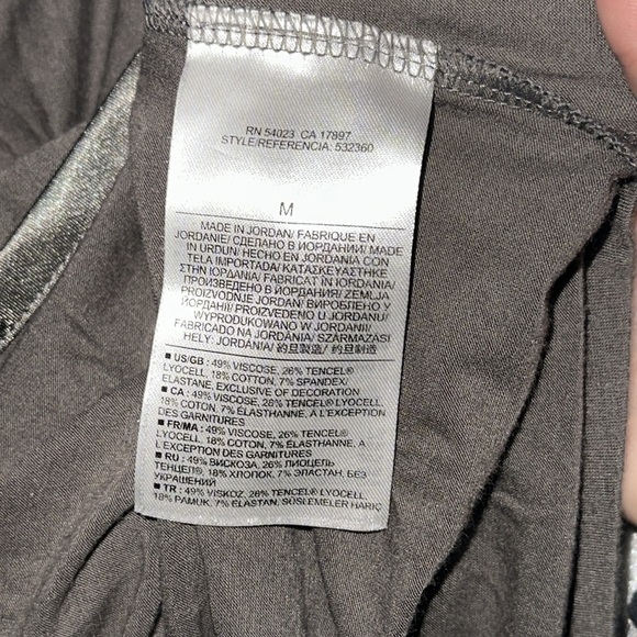 taupe Banana Republic luxe touch sleeveless top size medium - Picture 4 of 4